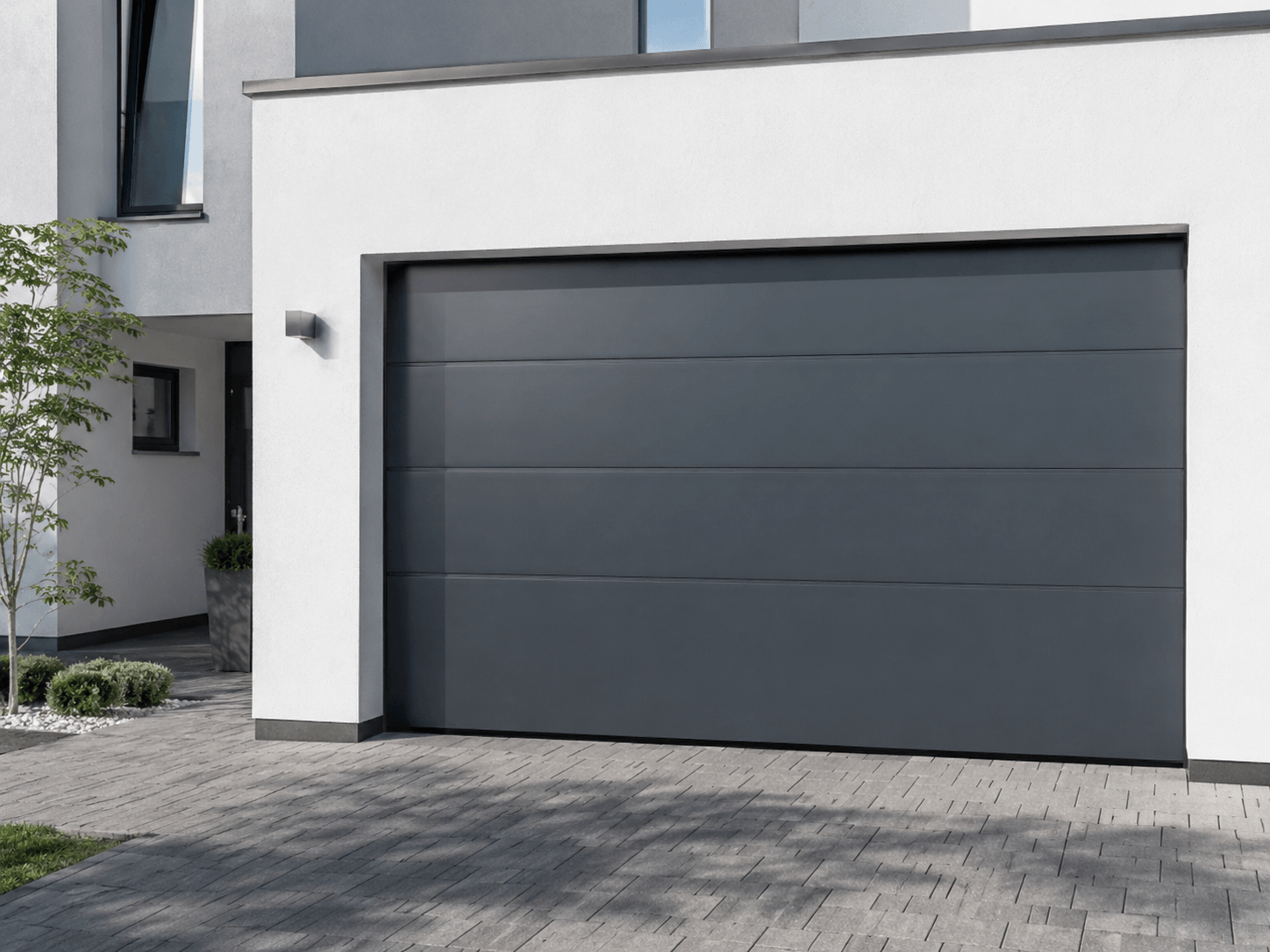 Serranda garage bloccata Caserta - immagine servizio fabbro